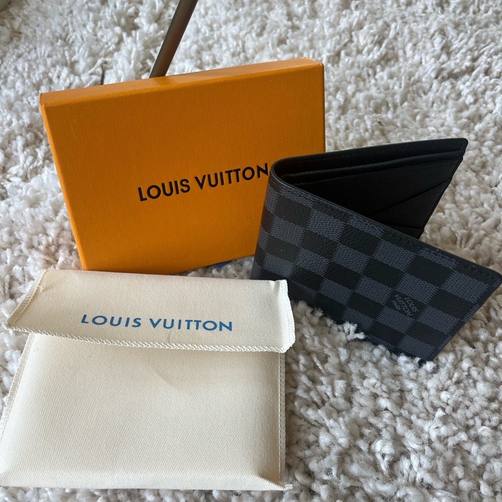 Black Louis Vuitton Key Card Holder